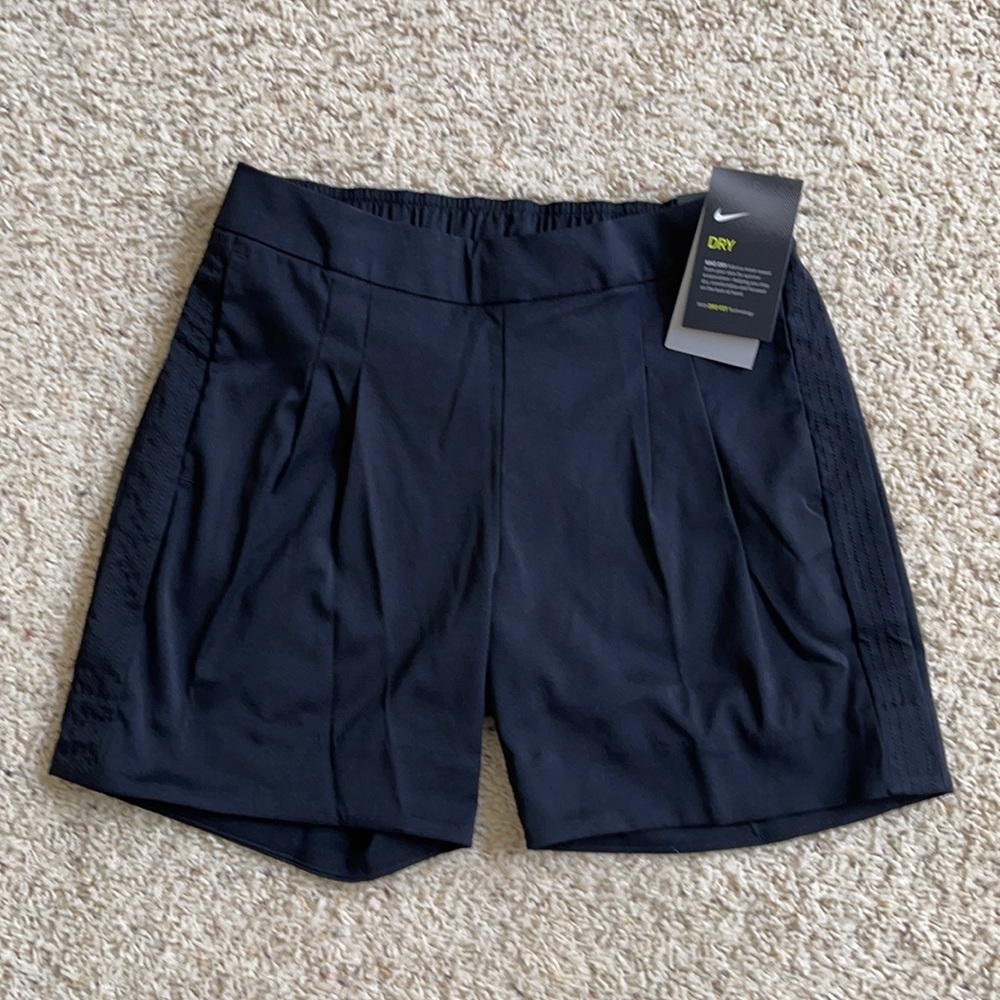 NWT Nike Dri-Fit Women’s UV Black Golf Short Sz XS